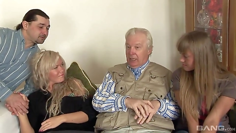 Sexy tranny fucks like a horny guy