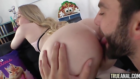 Sexy blonde's tight pussy is ready for hard