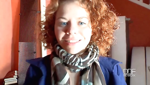 Mailfanuresh emerge bent over