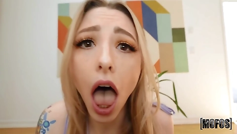 Married up her pussy with ajo